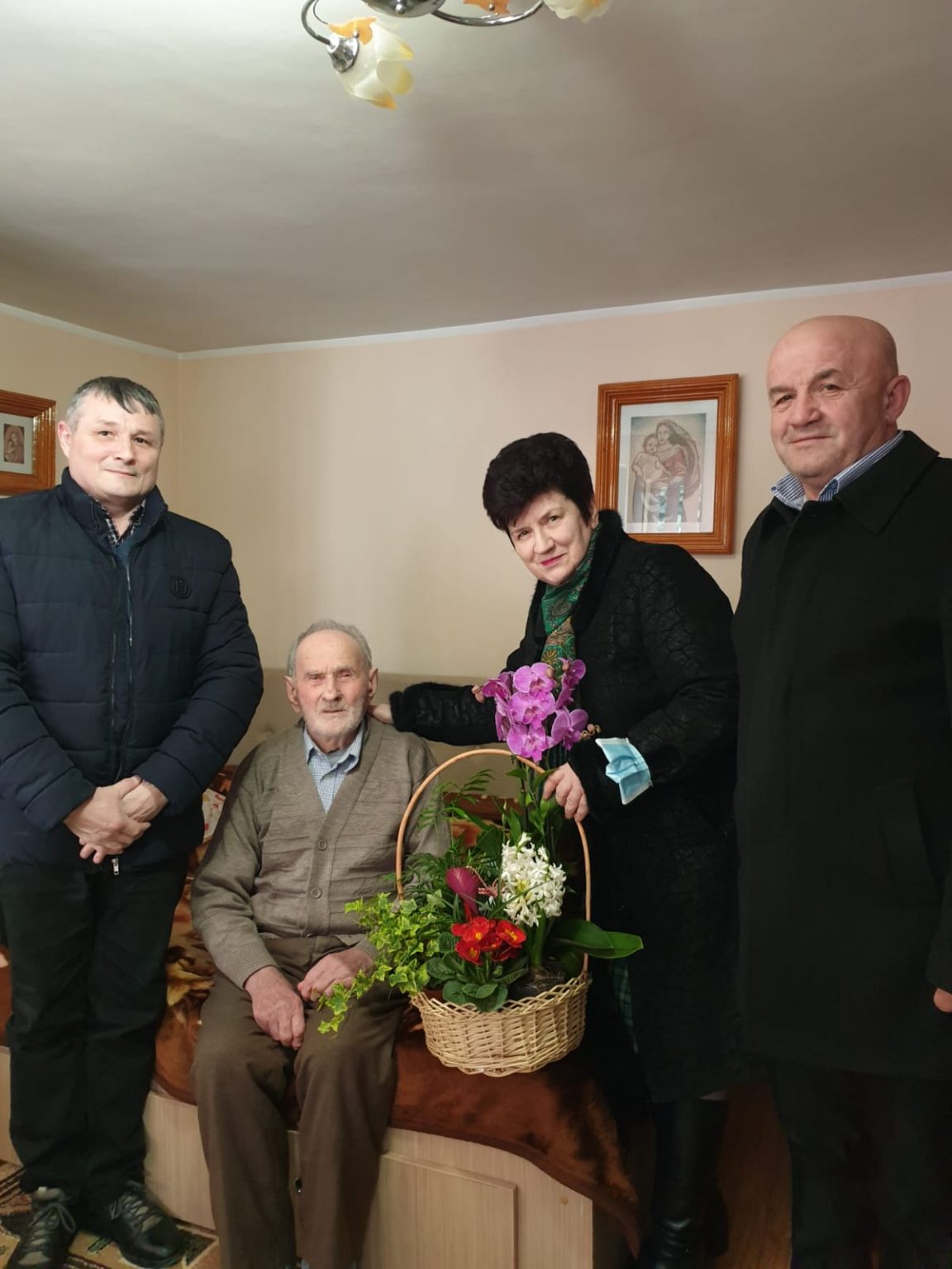 tg neculai atomei 100 ani 02 - VÂNĂTORI-NEAMŢ Neculai Atomei a fost serbat la împlinirea a 100 de ani