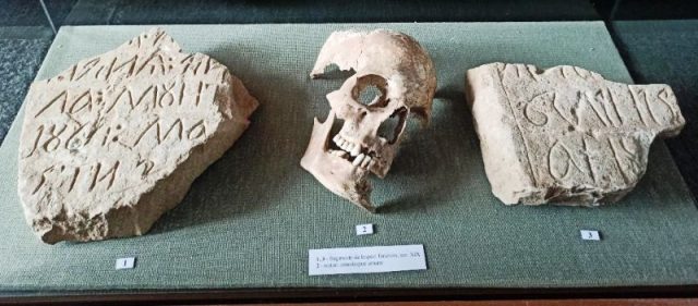 Târgu Neamț. Expoziție în urma cercetărilor arheologice de la Mânăstirea Văratec
