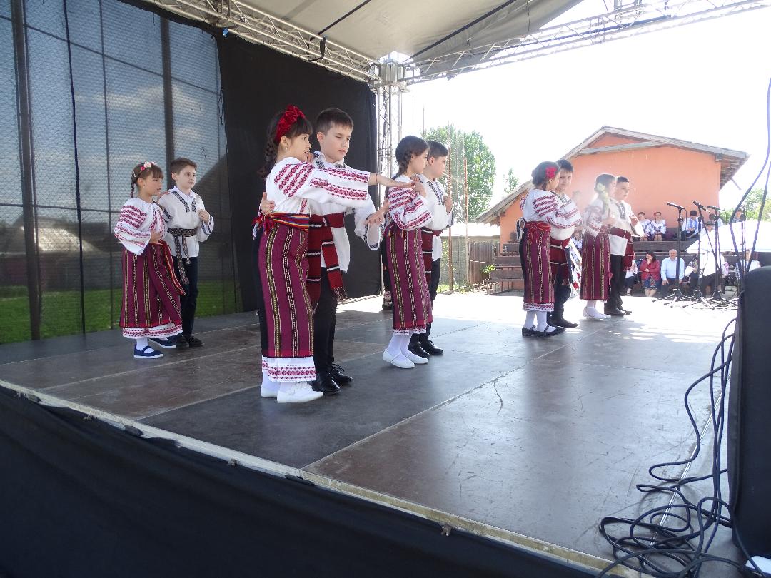 BORLEŞTI Festivalul ”Nestemate folclorice pe plaiuri nemțene-Valerica Patrichi” borlesti ruseni festival 2022 5