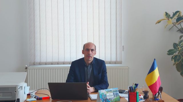 Școala Gimnazială „Ion Creangă” Humuleşti Servicii educaționale pentru toți copiii / interviu cu prof. Constantin Roșu, director al școlii din 2012