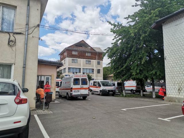 Mituitorii din ”Dosarul Ambulanța”, lotul Târgu-Neamț, trimiși în arest la domiciliu