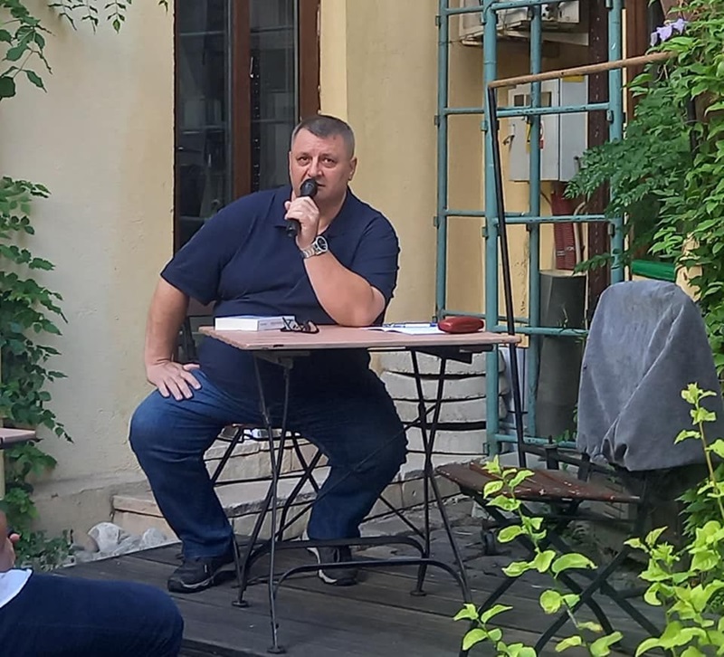 Eveniment: Scriitorul şi jurnalistul Viorel Ilişoi vine cu cărţi la Piatra-Neamţ