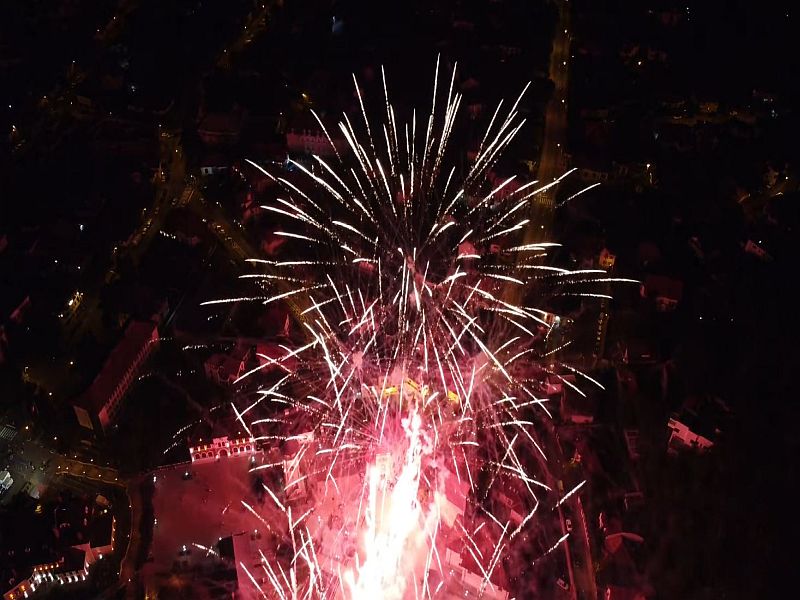 Mesagerul TV. Imagini de colecție: Focuri de artificii la Zilele orașului Piatra Neamț filmate cu drona