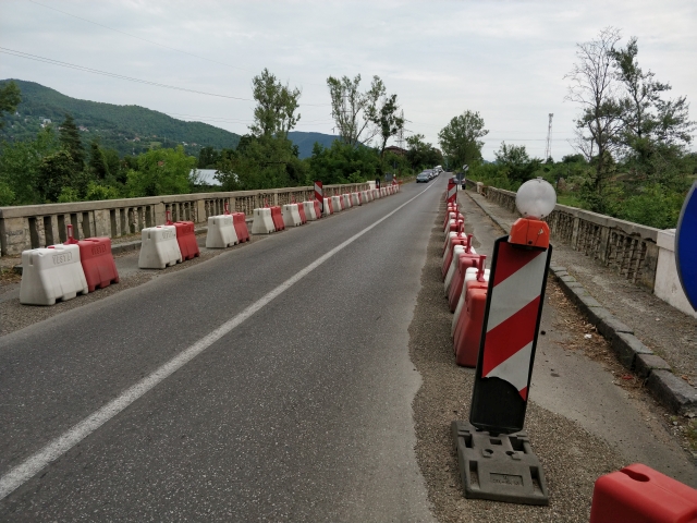 Autoritățile suflă în iaurt: Restricții pe podurile de la Tupilați, Girov și Preluca