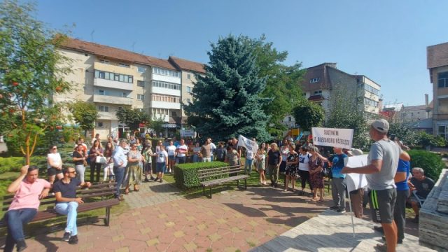 Peste 100 de persoane la mitingul de susținere a managerului spitalului Târgu Neamț