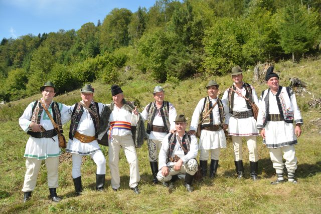 Un festival la poalele muntelui Grinţieşului / Haiduci sau tâlhari? &#8211; file de istorie a munţilor Neamţului