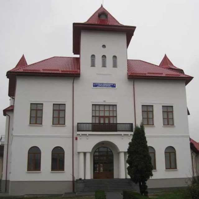 Noutate. Școala Postliceală „ACADEMIS” Târgu Neamț își deschide porțile