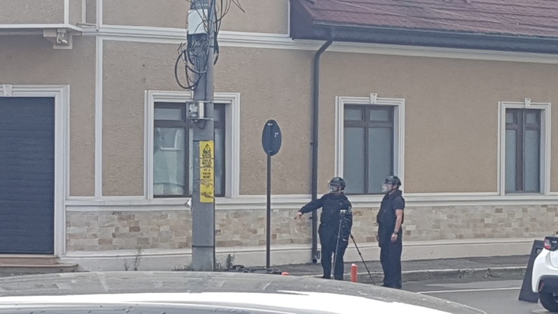 Piatra Neamț: Valiză suspectă abandonată la intersecția străzilor M. Sadoveanu și Calistrat Hogaș.
