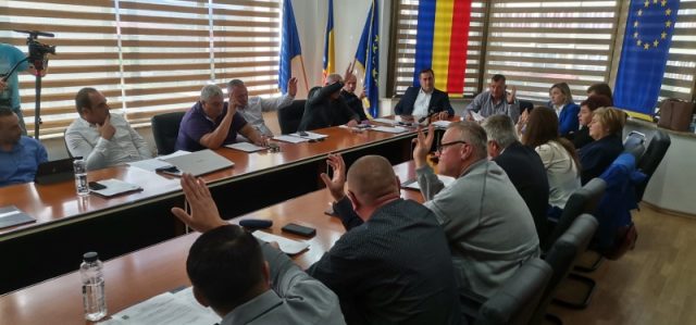 Roznov. S-a dat la pace după discuția cu prefectul, consilierii locali unanimitate pe subiectul DAS