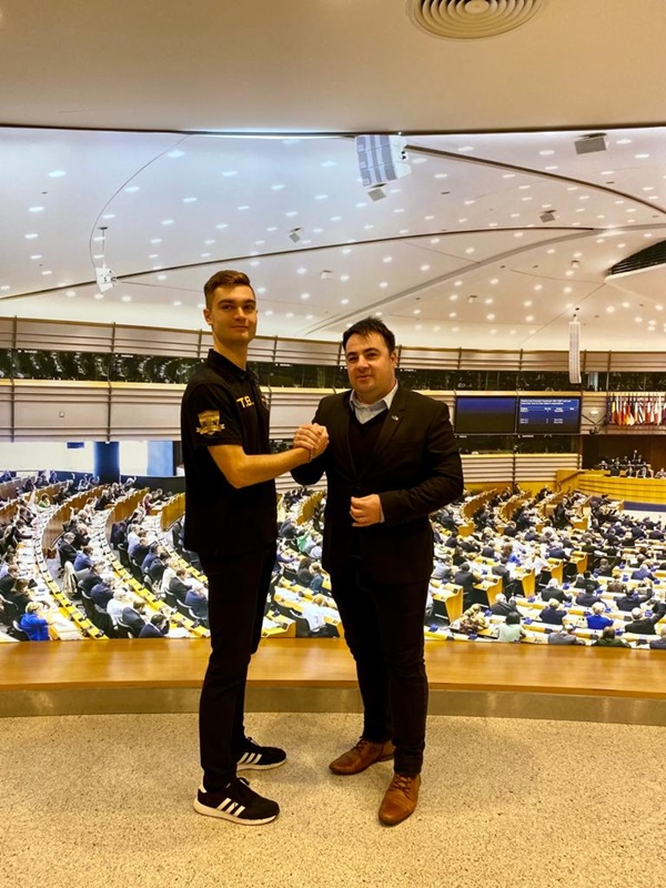 Echipa Neves de la „Petru Rareș” invitată la Parlamentul European
