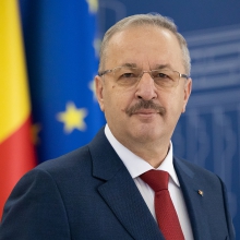 Vasile Dîncu a demisionat din funcția de ministru al Apărării pe motiv de incompatibilitate cu președintele Iohannis