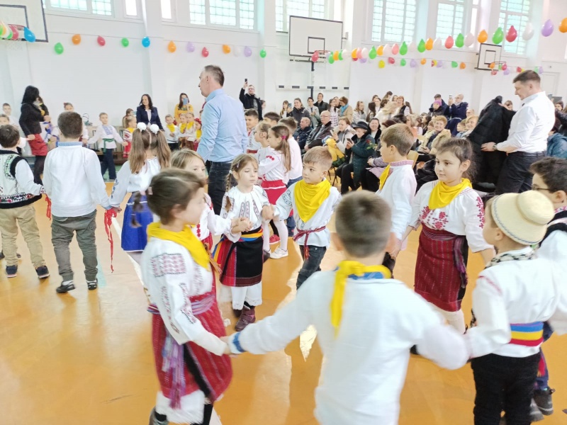 Zi de sărbătoare la Școala nr. 5 Piatra Neamț &#8211; aniversarea a 48 de ani de existență