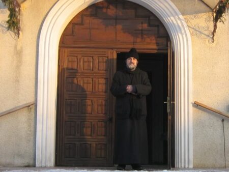 Preotul Gheorghe Vrăjitoru, cetățean de onoare al orașului Târgu Neamț