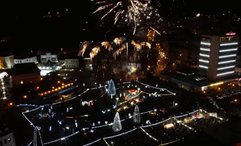 VIDEO. FOTO. Piatra-Neamț. Peste 10.000 de oameni la Revelionul din centrul municipiului