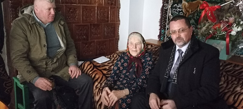 VIDEO. Născută în aceeași zi cu  Ceaușescu. O femeie din Gura Văii- Girov a împlinit 100 de ani