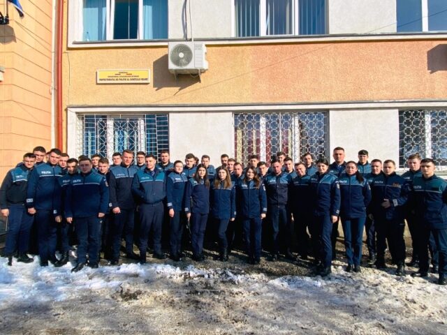 Elevi ai școlilor de poliție, în practică la IPJ Neamț