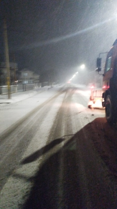 FOTO. VIDEO. Atenție șoferi! Viscol și ninsori abundente afectează drumurile dinn Neamț!