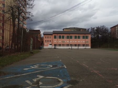 Elevii de la Școala Gimnazială 5 Piatra-Neamț ar urma să se mute la fosta Școală Normală