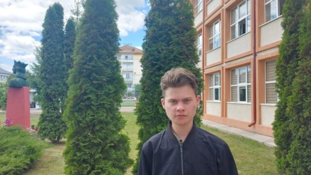 Elev din Târgu Neamț invitat să le vorbească academicienilor despre pasiunea sa