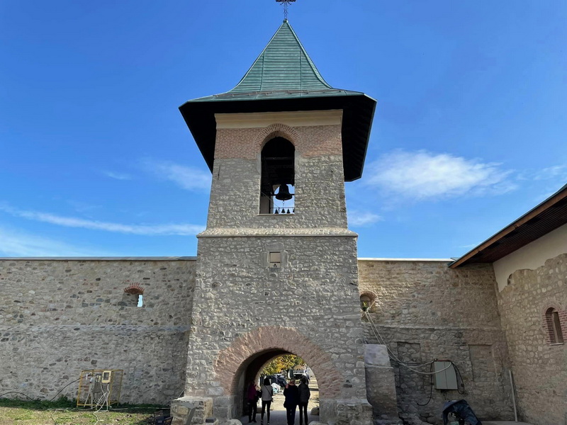Restaurarea Mănăstirii Tazlău se va finaliza în luna mai