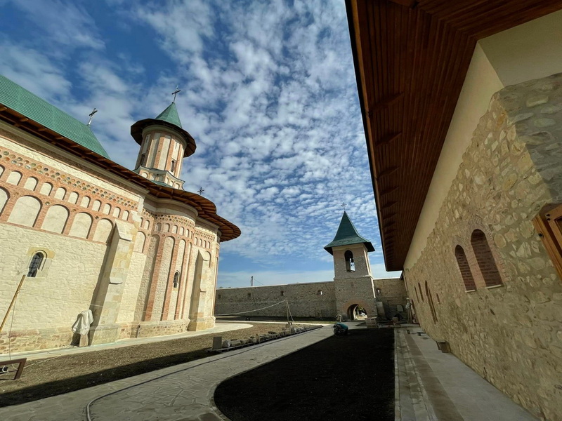 Restaurarea Mănăstirii Tazlău se va finaliza în luna mai