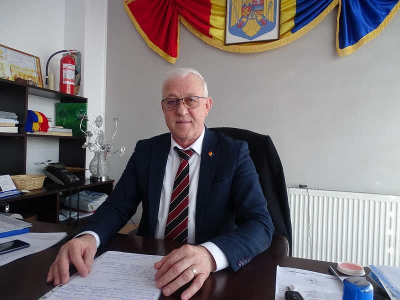 TĂMĂŞENI ”Am semnat două contracte de finanțare, urmează al treilea” / interviu cu primarul Ștefan  LUCACI