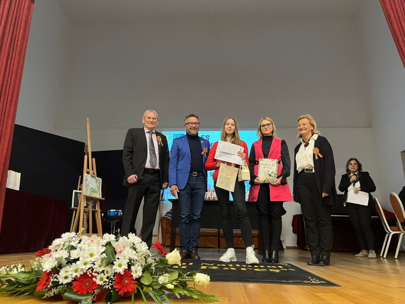 FOTO. Olimpicii francofoni premiați de oficiali din Roanne la Colegiul Național „Petru Rareș” Piatra-Neamț