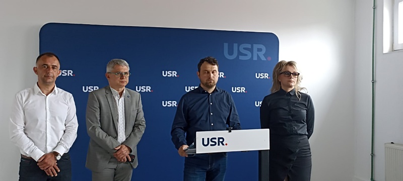 Cadoul USR pentru guvernanți: “Cartea neagră a guvernării PSD-PNL” Conferinta de presa USR