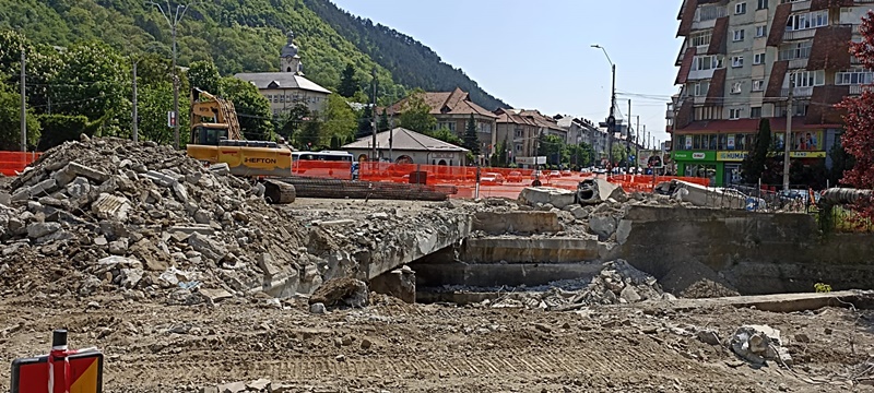 Termen: 78 de zile până la finalizarea podului de la spitalul din Piatra Neamț