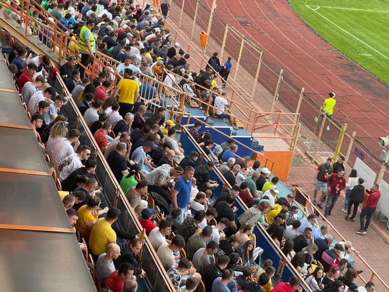 Atmosfera de meci mare la Piatra Neamt. Ceahlăul se bate pentru promovare