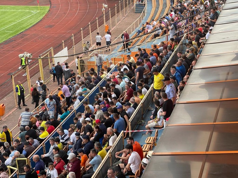 Atmosfera de meci mare la Piatra Neamt. Ceahlăul se bate pentru promovare