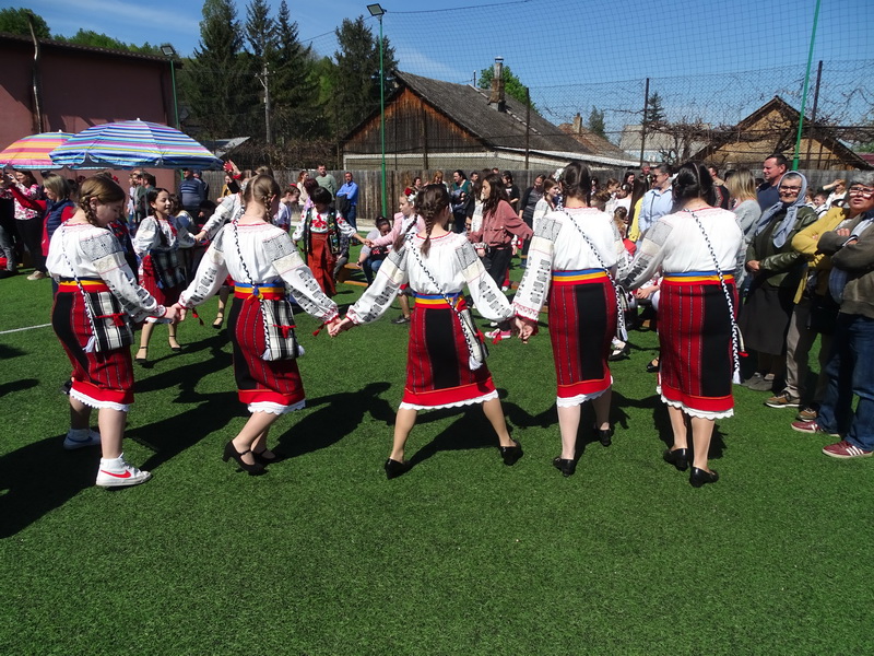 BORLEŞTI-RUSENI Festivalul ”Nestemate folclorice pe plaiuri nemțene-Valerica Patrichi”