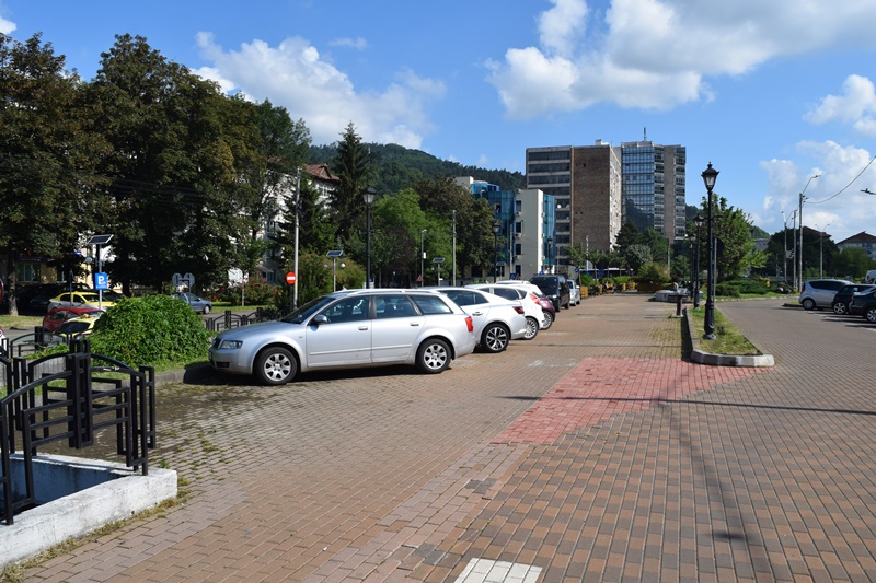 Primăria Piatra Neamț: „Am început amenajarea a peste 100 de noi locuri de parcare în oraș”