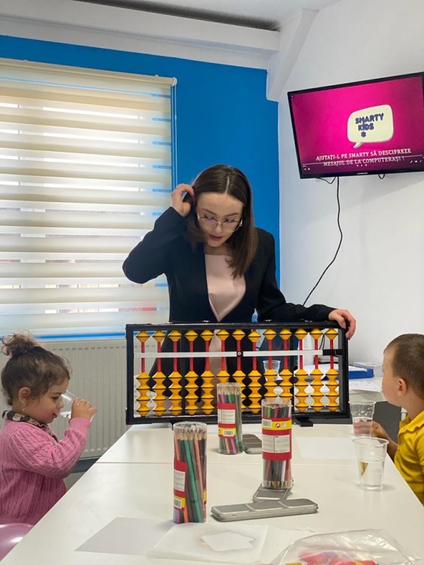 Foto. Video. Premieră la Târgu Neamț: Centru de dezvoltare de aritmetică mentală pentru copii