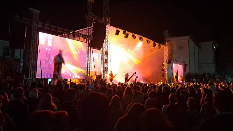 VIDEO. Concert Voltaj și cerere în căsătorie cu peripeții la Piatra Fest WhatsApp Image 2023 06 26 at 18.00.16 - VIDEO. Concert Voltaj și cerere în căsătorie cu peripeții la Piatra Fest
