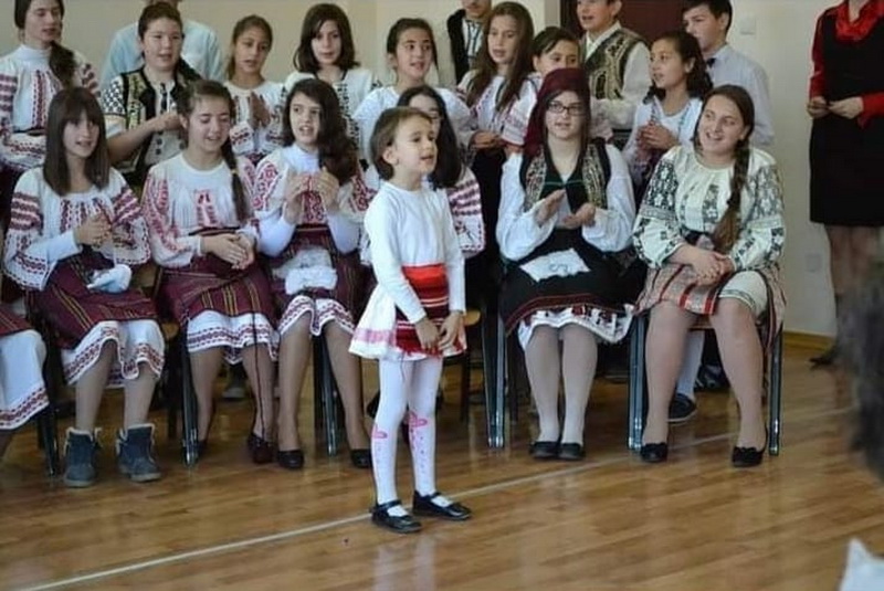 Ana Toroc – tânăra pasionată de muzica populară și mândria Școlii Gimnaziale Vaduri