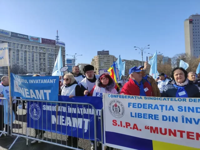 Sătulă de România educată, România educatorilor face grevă!