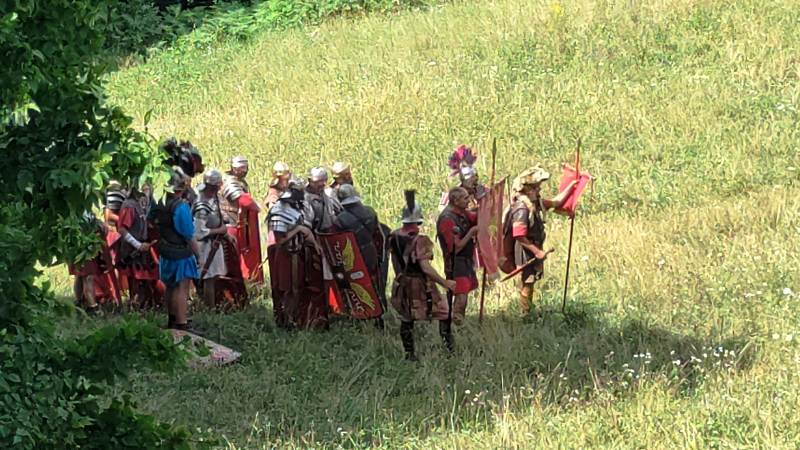 Foto-video. Reconstituire istorică. Cetatea dacică Petrodava asediată de romani în cadrul Festivalului Dacic de la Piatra Neamț