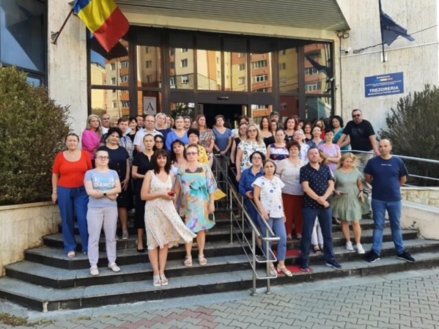 Protestele angajaților Fiscului din Neamț continuă