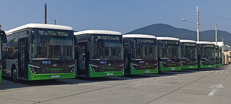 VIDEO. Autobuzele electrice au intrat pe traseele din Piatra-Neamţ
