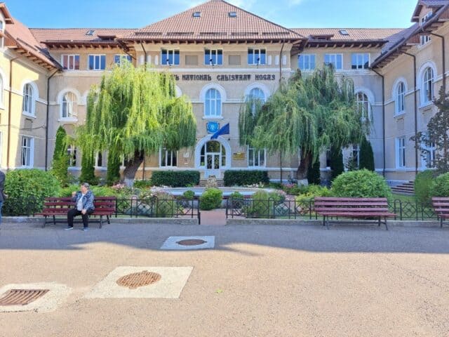 Concursul pentru directori de școli. 170 de candidați vor da proba eliminatorie la Colegiul Național “Calistrat Hogaș” Concursul pentru directori de școli. 170 de candidați vor da proba eliminatorie la Colegiul Național “Calistrat Hogaș”