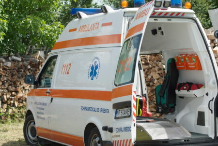 Ambulanța Neamț învinsă în instanță de 6 șoferi