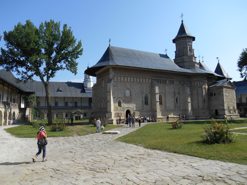 MĂNĂSTIREA NEAMŢULUI: străveche lavră a monahismului românesc