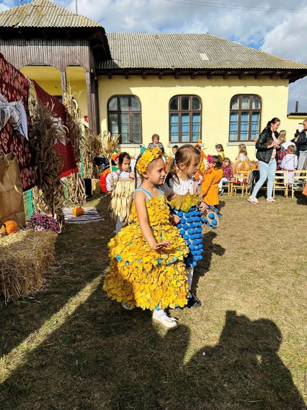 FOTO. Bucurie și culoare la Festivalul Toamnei de la Costișa
