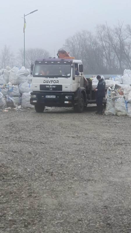 Schemă de fraudare cu deșeuri reciclate în Neamț