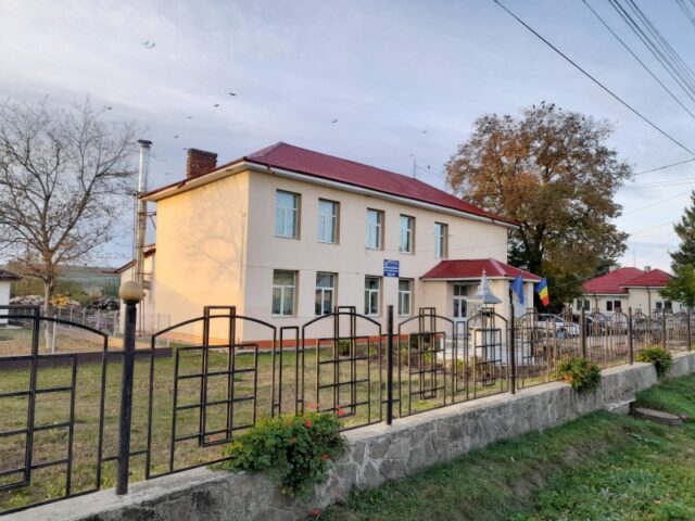 Școala Gimnazială „Prof. Vasile Gherasim” Țibucani. Modernizarea continuă a bazei materiale