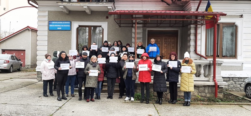 Protest spontan la Direcția Regională de Statistică Neamț