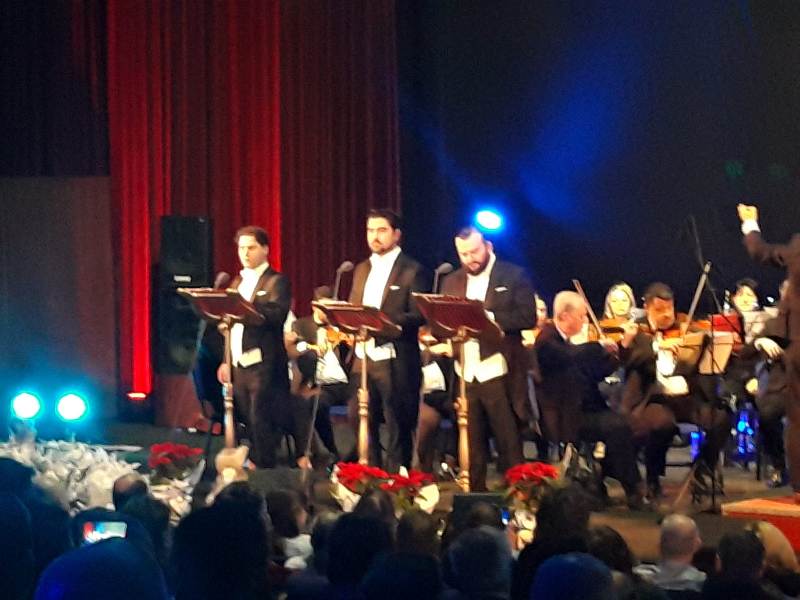 VIDEO. Concert caritabil de Crăciun. Cei trei tenori ieșeni ovaționați, în picioare, de un public entuziasmat!