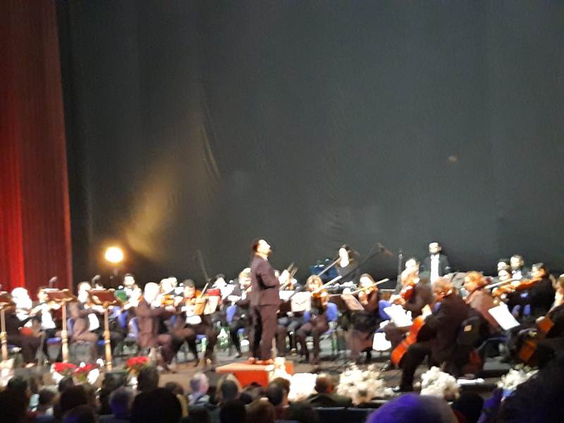 VIDEO. Concert caritabil de Crăciun. Cei trei tenori ieșeni ovaționați, în picioare, de un public entuziasmat!