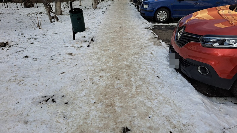 VIDEO. Noroc cu soarele… a dezgheţat trotuarele în Piatra-Neamţ WhatsApp Image 2023 12 12 at 12.17.20 1
